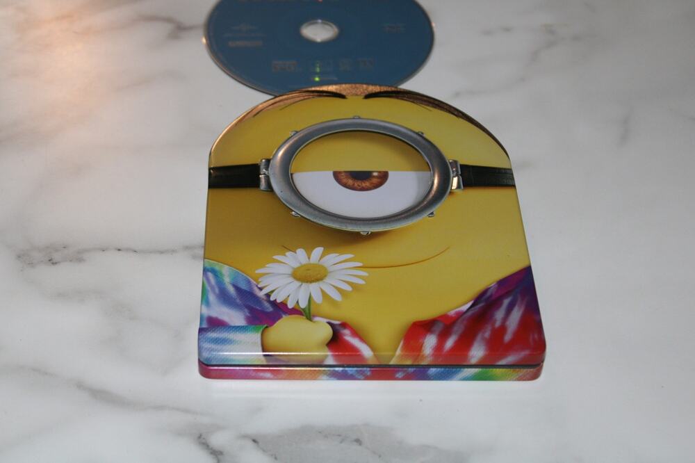 Minions Collector's Tin case Set with Bonus Disc, Blu ray,DVD.